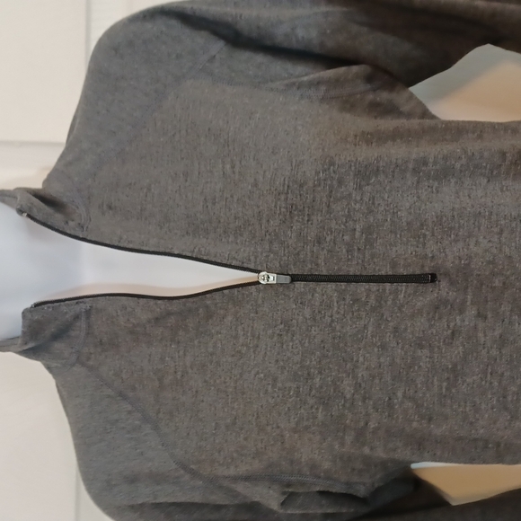 Patagonia thumb hole top - Picture 13 of 16